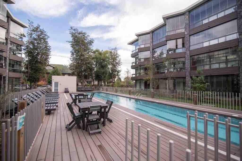 Apartamento Precioso Con Jardin, Amplio Y En