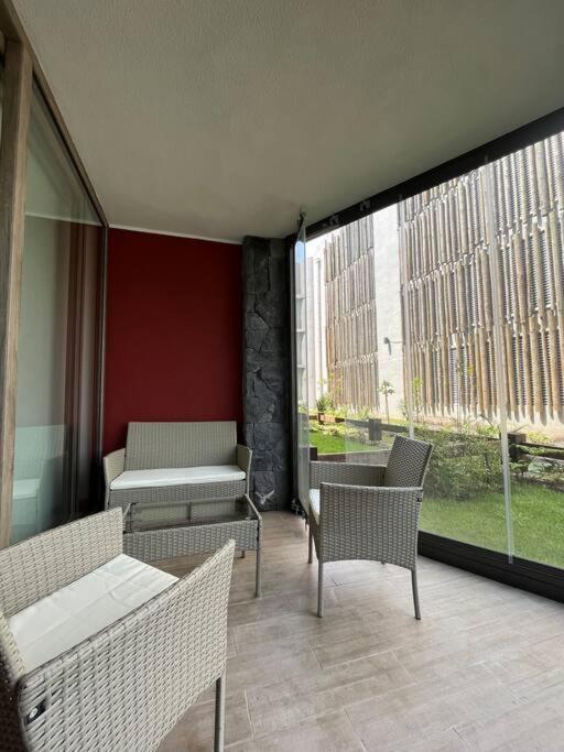 Apartamento Precioso Con Jardin, Amplio Y En